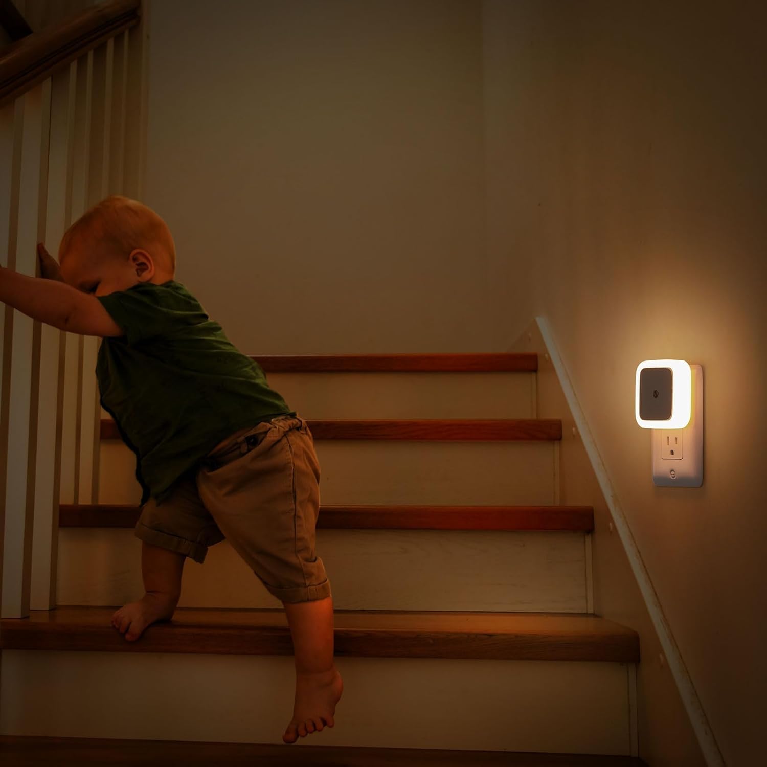 UCRAVO Plug Night Light, NightLights Plug into Wall 1 Pc, Plug in Night Light, Dusk to Dawn Safety Lighting for Bedroom,Bathroom,Stairs,Nightlight Led for, Hallway Warm White