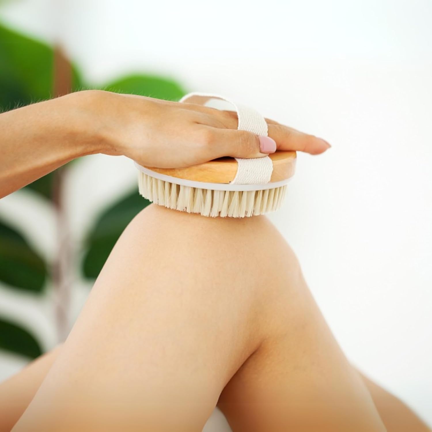 UCRAVO Natural Bristle Dry Body Brush with Long Wooden Handle for Exfoliation – Body Scrubber for Glowing Skin, Lymphatic Drainage & Cellulite Reduction Perfect Bath Brush for Men & Women (Brown)