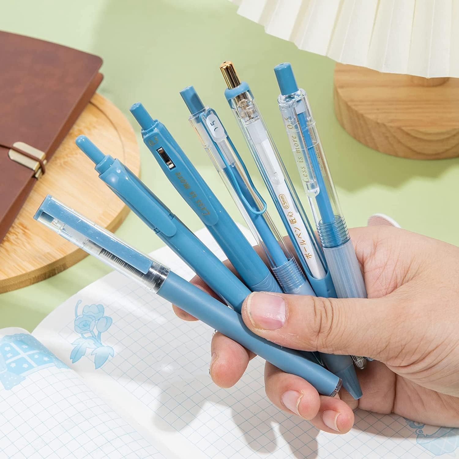 UCRAVO Pastel Gel Pens Highlighter Set, Aesthetic School Supplies 5PCS Retractable Blue Ink Pens with 1PCS Highlighter 5PCS Refills, 0.5mm Fine Points Pen for School Writing Planner Marker- BLUE