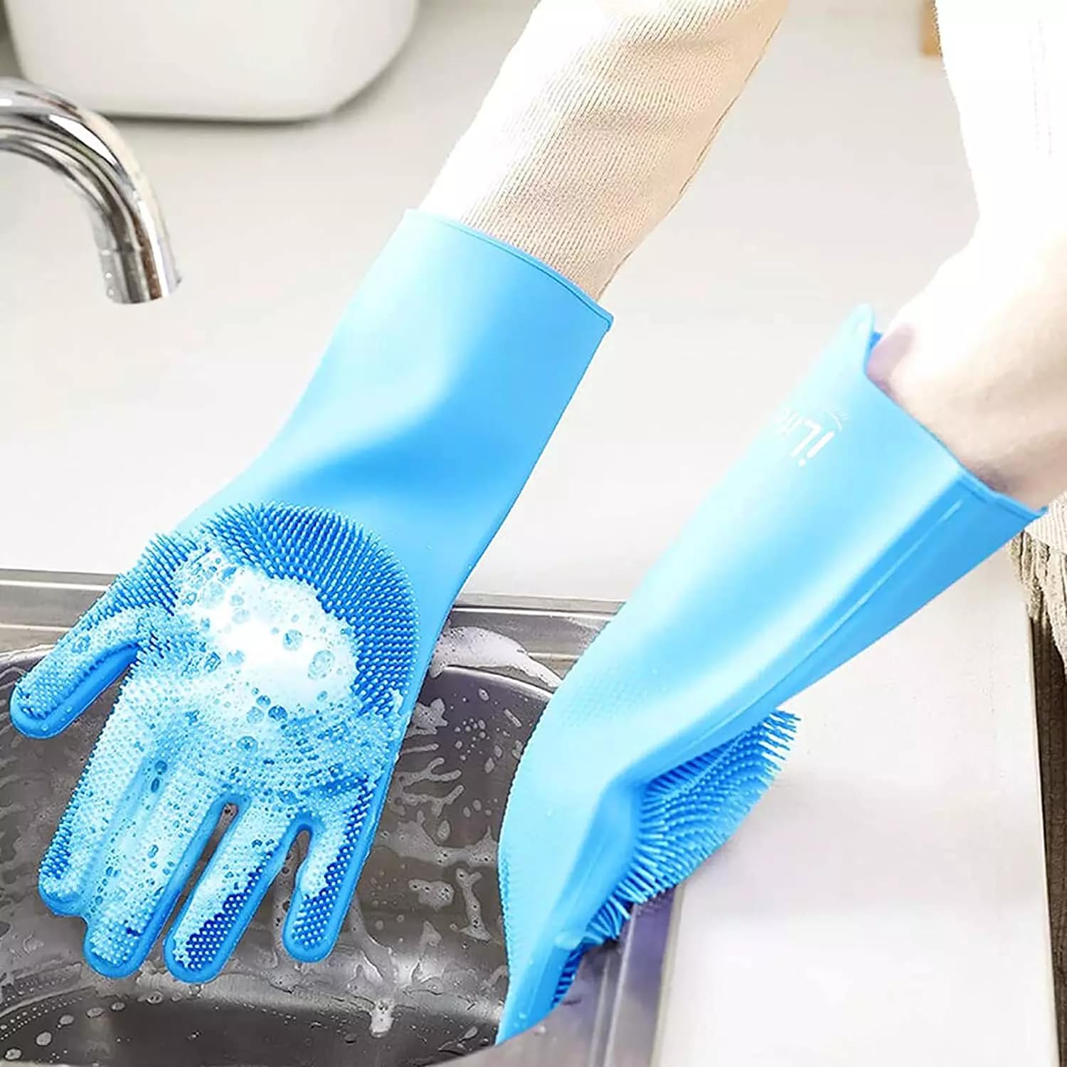 UCRAVO Magic Dishwashing Cleaning Sponge Scrubbing Gloves Food Grade Silicone Dishwashing, Carwash, Pet Bathing, Multi-Purpose Cleaning Gloves Pet Bath Massage Gloves, Anti-Bite Hand Guard