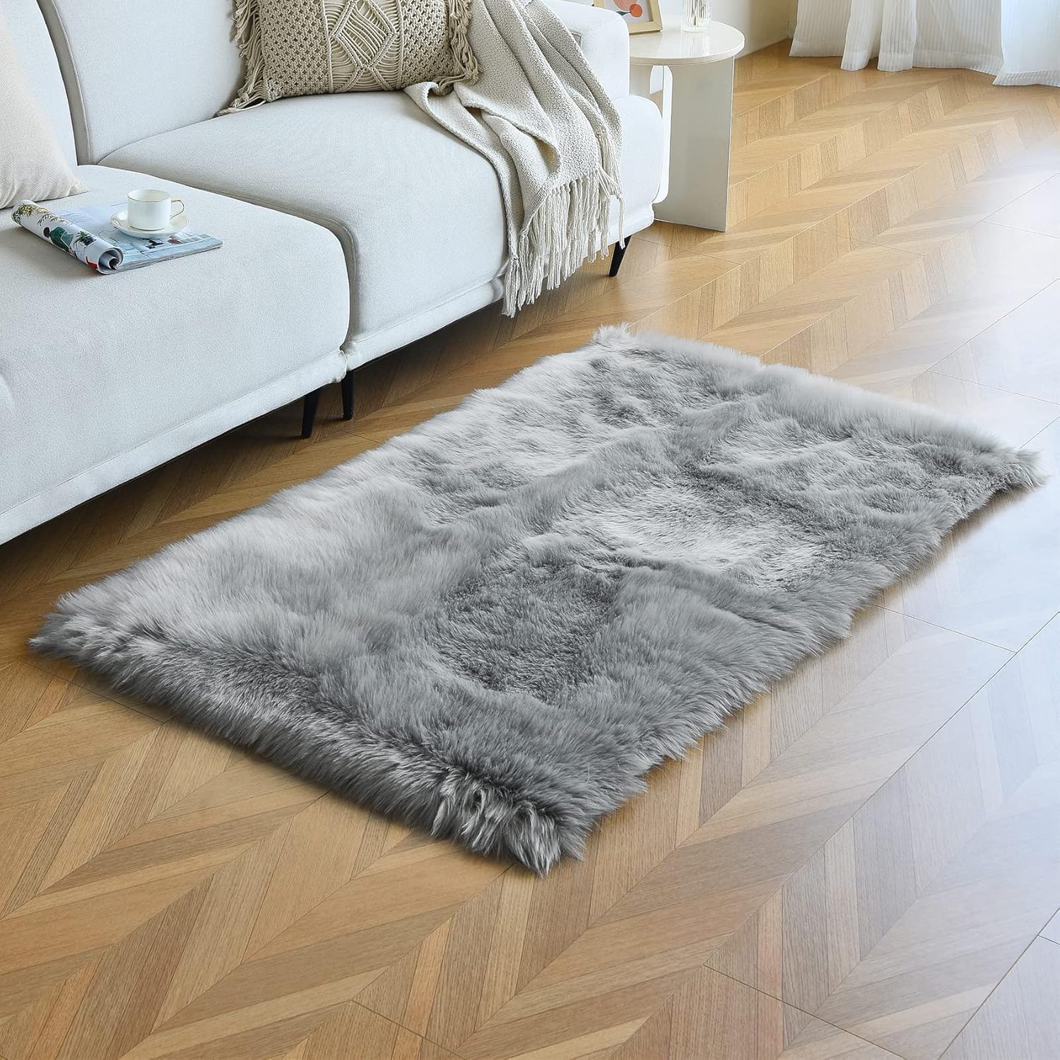 UCRAVO Grey Soft Faux Fur Area Rug | Fluffy Shaggy Carpet for Bedroom & Living Room | Plush Decorative Floor Mat | Cozy Washable Non Slip Rug for Kids Room, Sofa Side & Home Interior Decoration