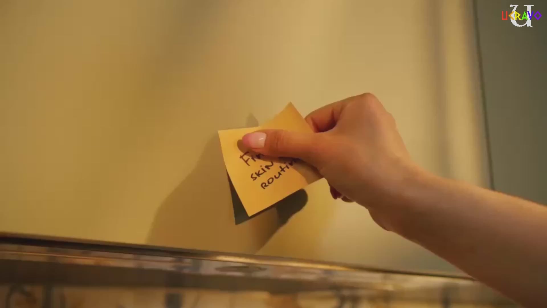 Load video: UCRAVO Snail Mucin Repairing Serum 100ml, Hydrating Serum for Face with Snail Secretion Filtrate for Dull Skin &amp; Fine Lines, Korean Skin Care